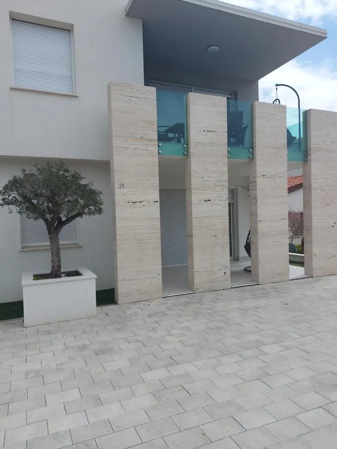 Apartments 4You Vir