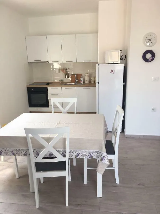 Apartments 4You Vir 0*,