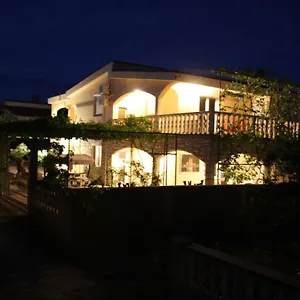 Apartmán Casa Rada, Vir